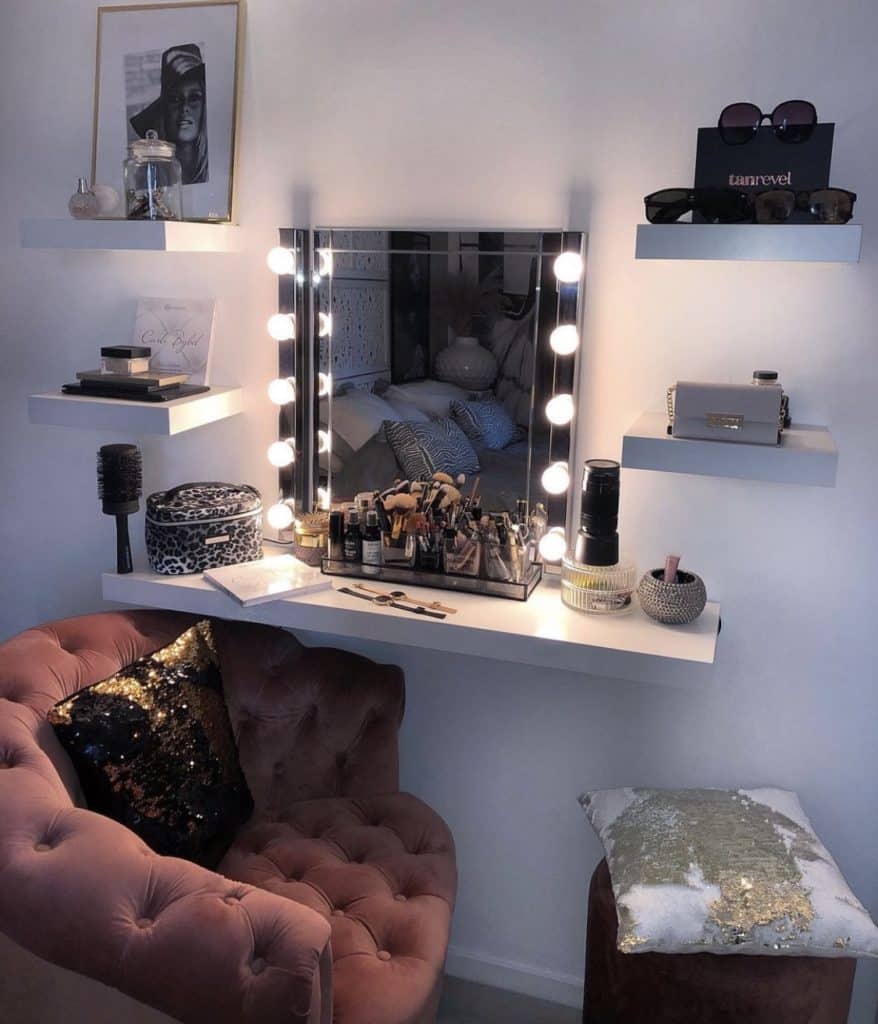 What You Need For a Makeup Corner On a Budget