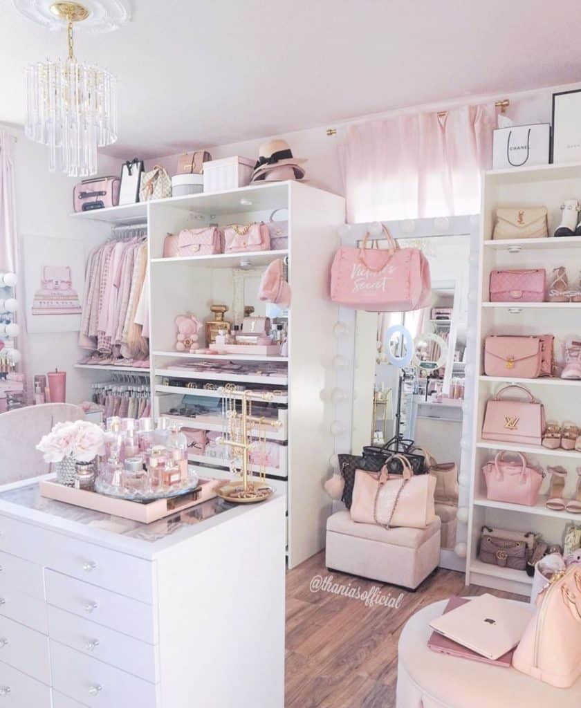 How to Make an Instagrammable Closet - colors