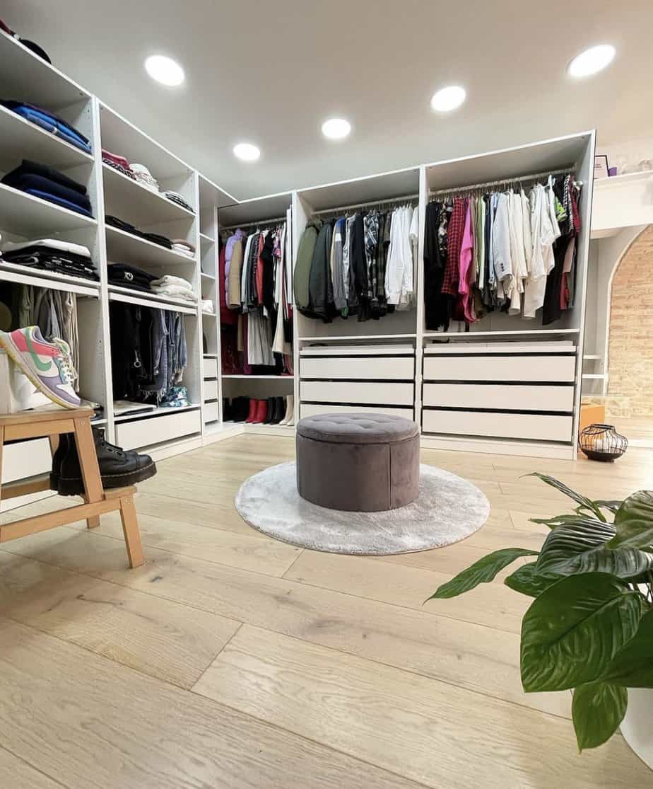 How to Make an Instagrammable Closet