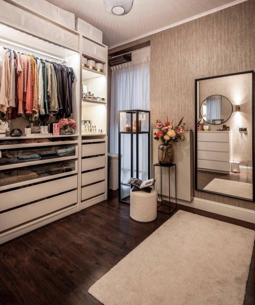How to Make an Instagrammable Closet - mirror