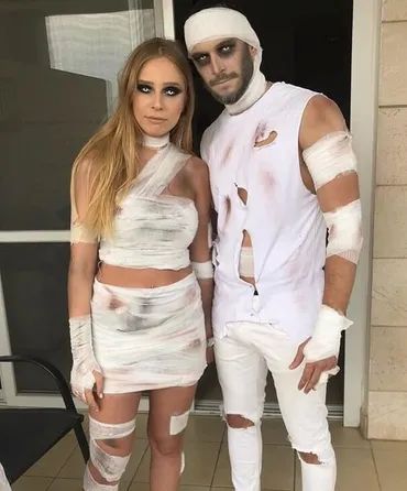 20+ Cute Halloween Costumes Ideas for Couples To Impress Everyone