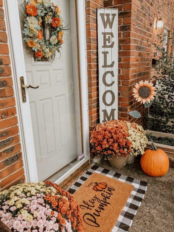 decorate your small apartment for halloween
