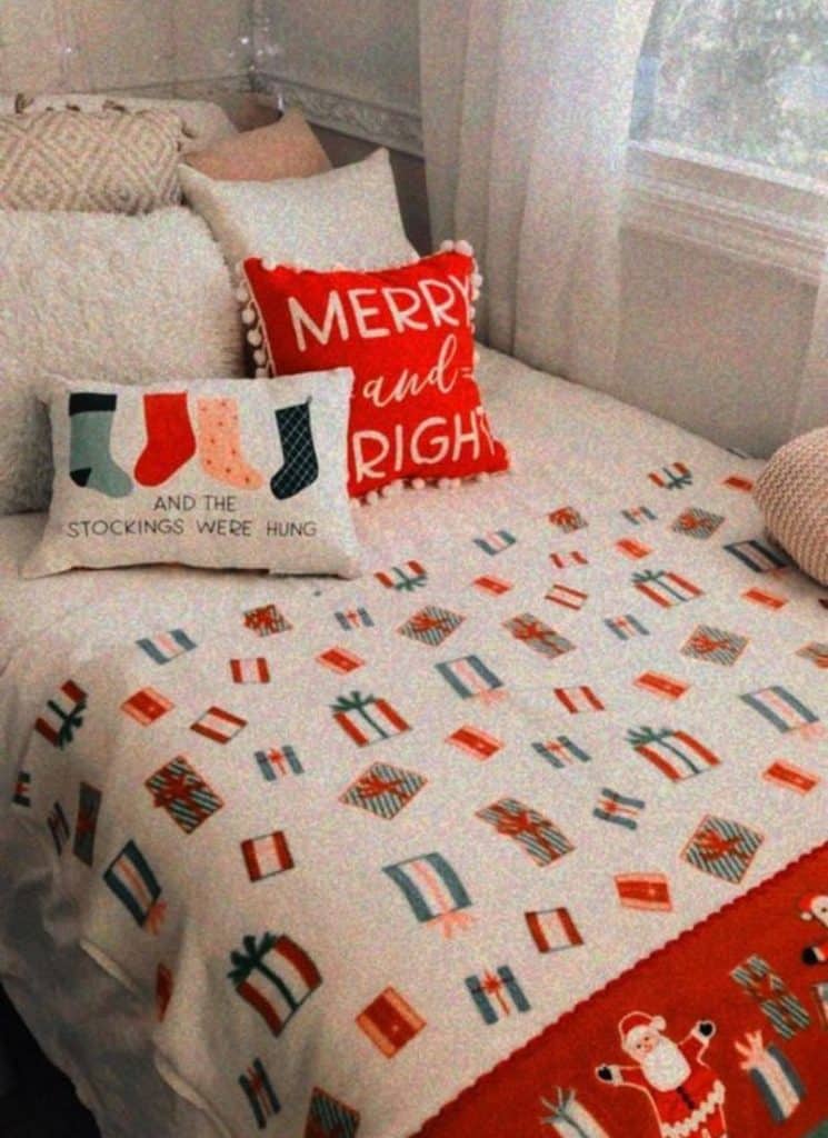 22 Genius Christmas Dorm Room Decor Ideas To Copy