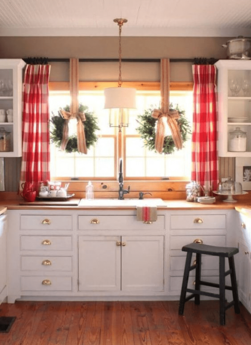 Christmas Curtains to Complete Your Home Decor