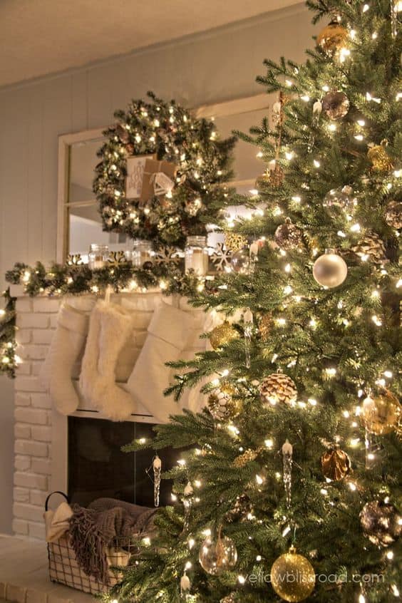 17 Items to Have for Your First Christmas Decor