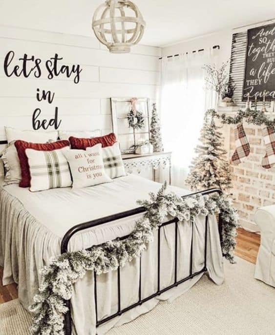 First Christmas Decor for Your New Apartment | 17 Items to Have for Your First Christmas in Your New Home