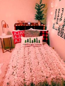 22 Genius Dorm Room Christmas Decor Ideas To Copy