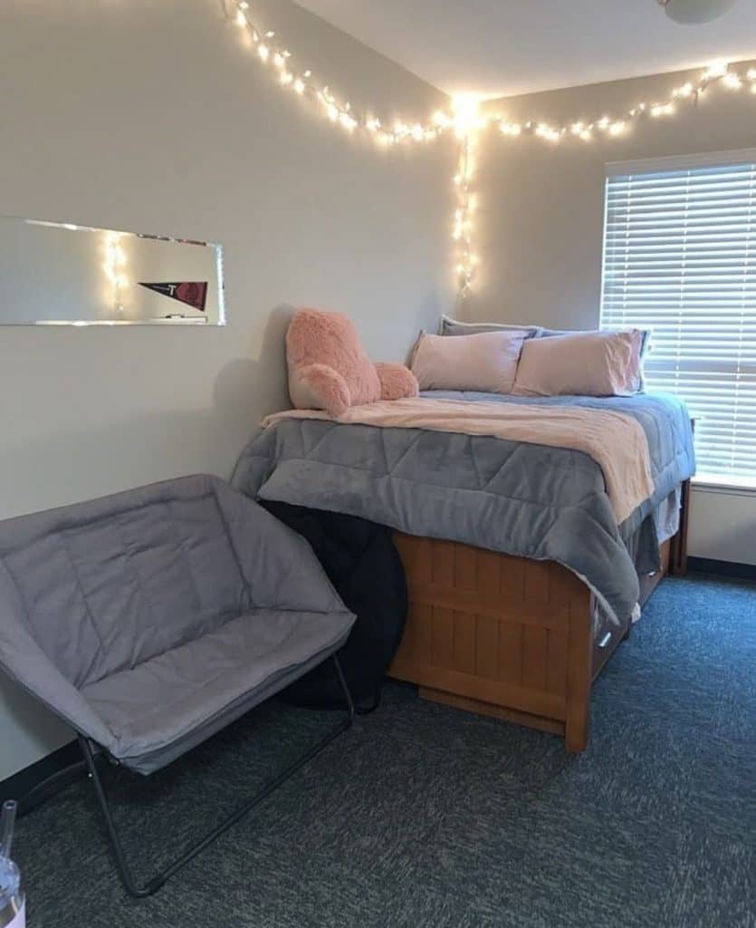 25 Dorm Room Chairs Without Wheels For College Students