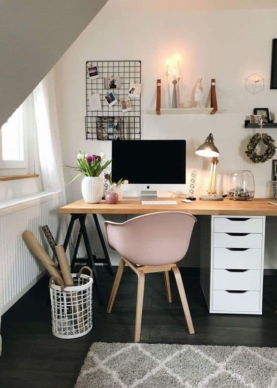 Dorm Room Desk Essentials You Will Actually Use