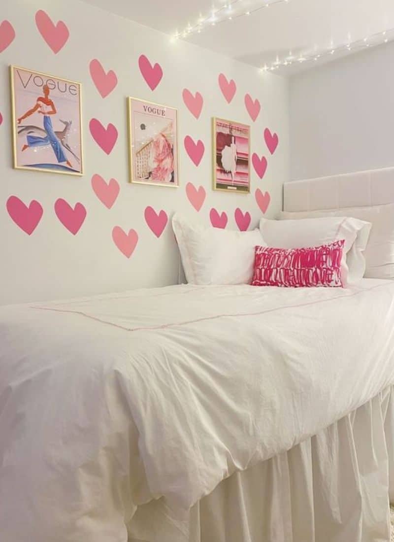 How to Decorate Your Dorm Room For Valentine’s Day
