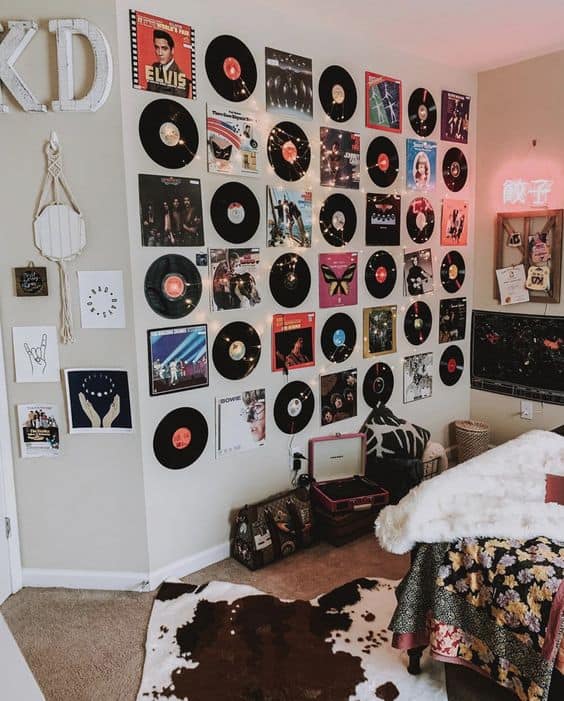 20 Photo Wall Collage Ideas For Every Bedroom