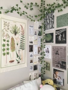 20 Photo Wall Collage Ideas For Every Bedroom + DIY Collages