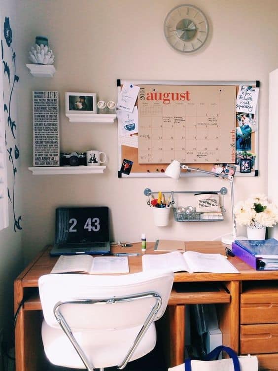 Dorm Room Desk Essentials You Will Actually Use - cork board