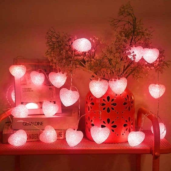 How to Decorate Your Dorm Room For Valentine's Day