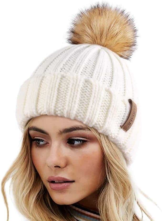 What To Get For Teenage Niece For Christmas (35 Popular Gift Ideas) - beanie hat