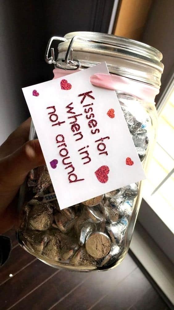Last Minute Genius DIY Valentine's Day Gifts  - kisses in jar