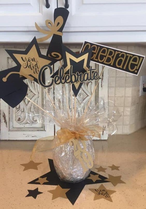 23 Graduation Party Centerpieces