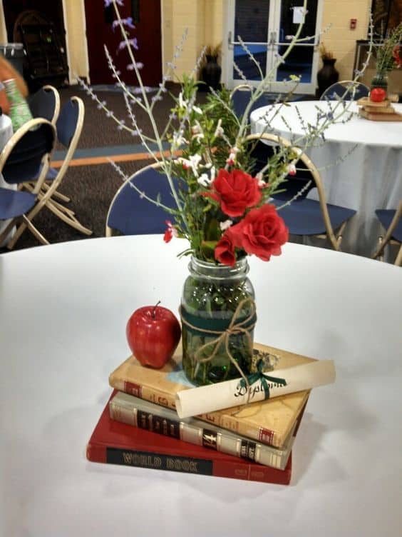 23 Graduation Party Centerpieces