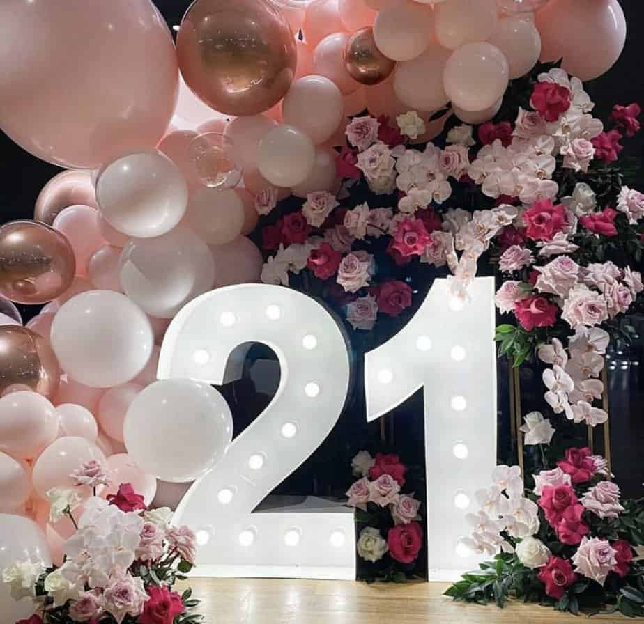 Decoration with flowers for 21st birthday 