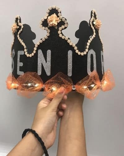 21 Senior Crown Ideas to Look Gorgeous at Your Senior Year