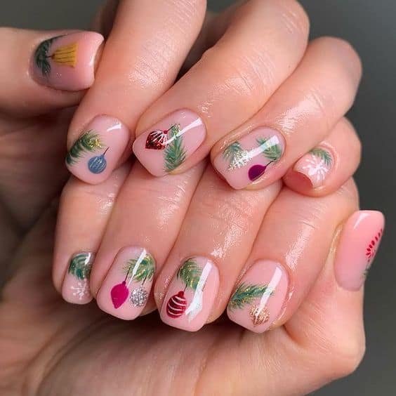 26 Christmas Short Nails to Copy This Year