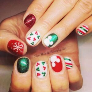 26 Christmas Short Nails to Copy This Year