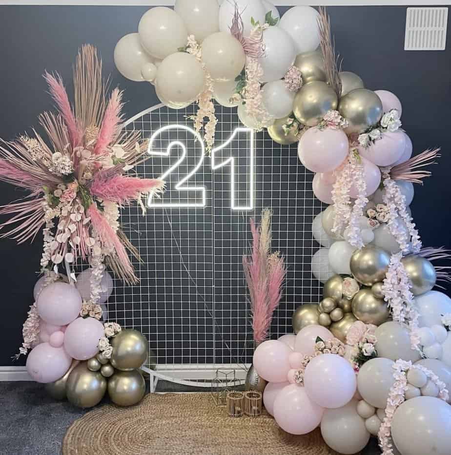 21st Birthday: 31 Ideas To Throw A Memorable Party