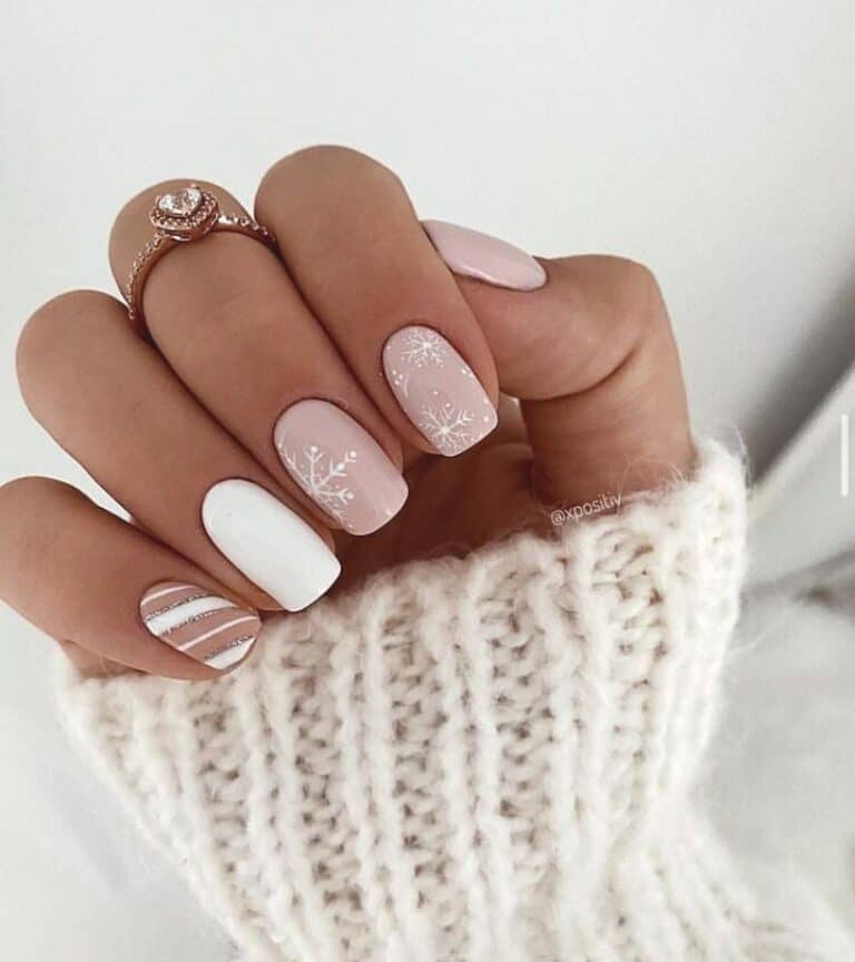Christmas Short Nails to Copy This Year