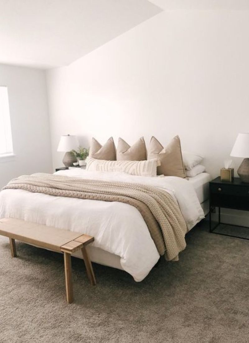 How to Arrange Pillows on Bed Without Headboard? The Right Way