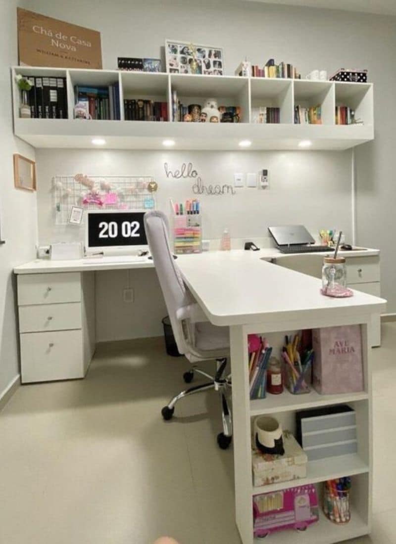 Desk Perpendicular To Wall: Optimizing Space With A Perpendicular Desk Placement