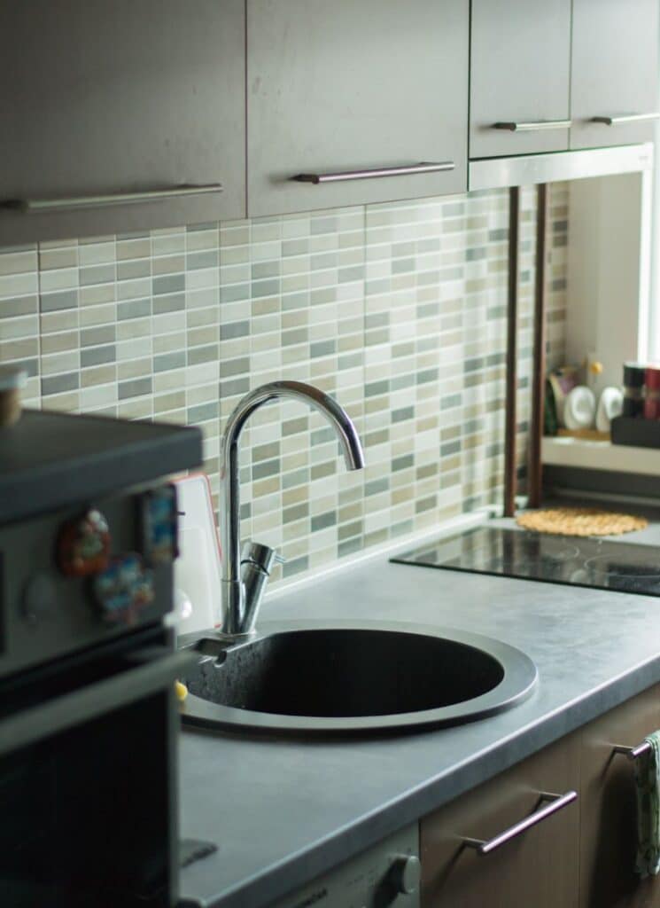 Should The Kitchen Faucet Match Cabinet Hardware? Exploring the Aesthetics and Design Harmony