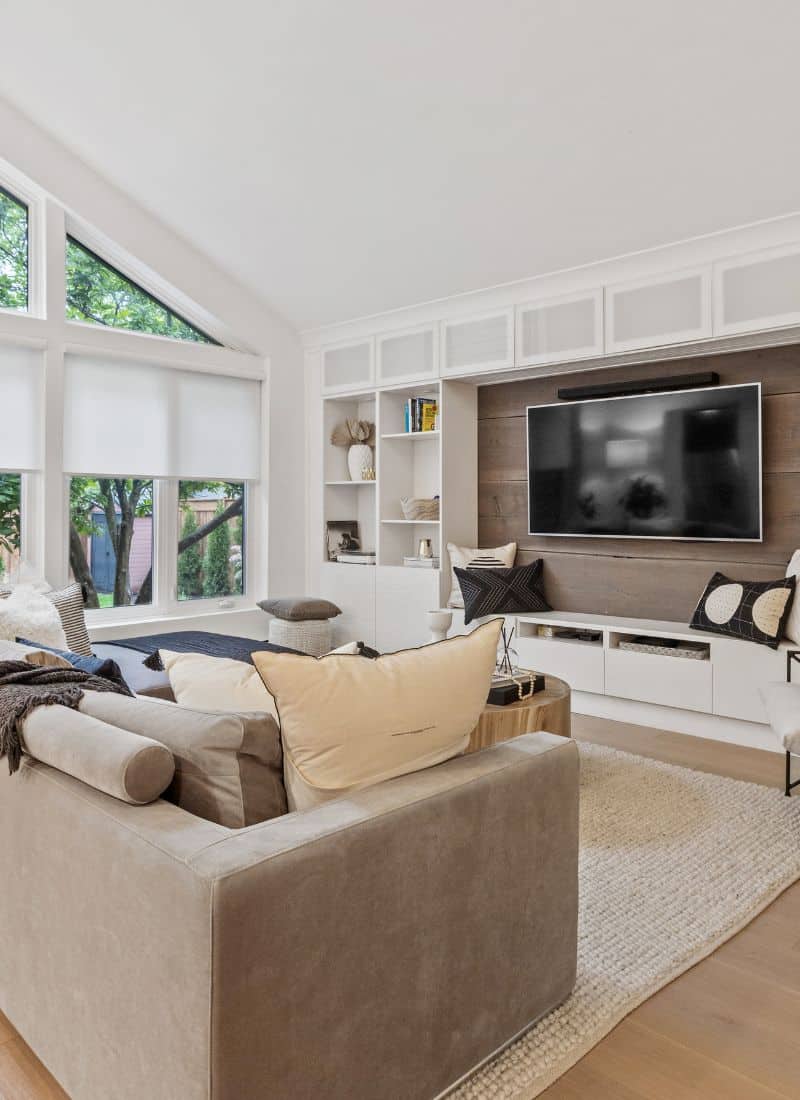 How to Arrange Living Room Furniture with a TV