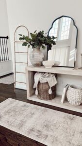 22 Best Entryway Table Decor Ideas to Impress Your Guests