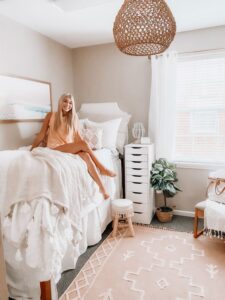 25 Dorm Room Ideas to Copy in 2026: Deck Out Your Space Like a Boss!