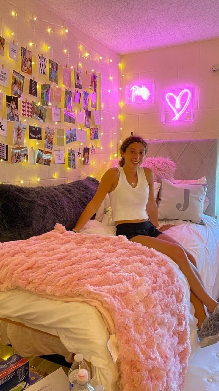 25 Dorm Room Ideas to Copy in 2026: Deck Out Your Space Like a Boss!