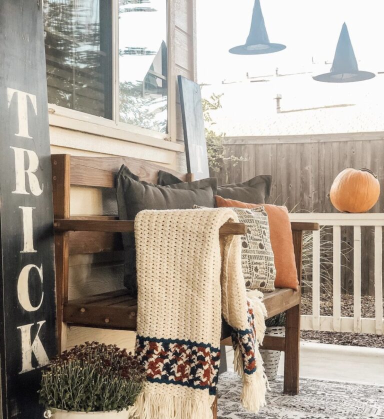 27 Fall Front Porch Ideas to Make Your Neighbors Jealous in 2026