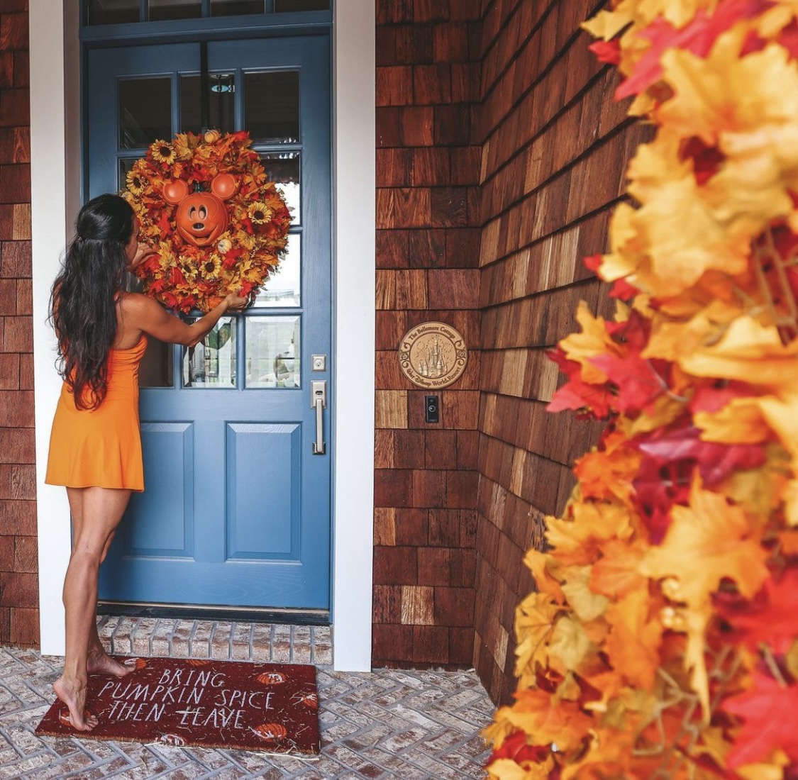 27 Fall Front Porch Ideas to Make Your Neighbors Jealous in 2026