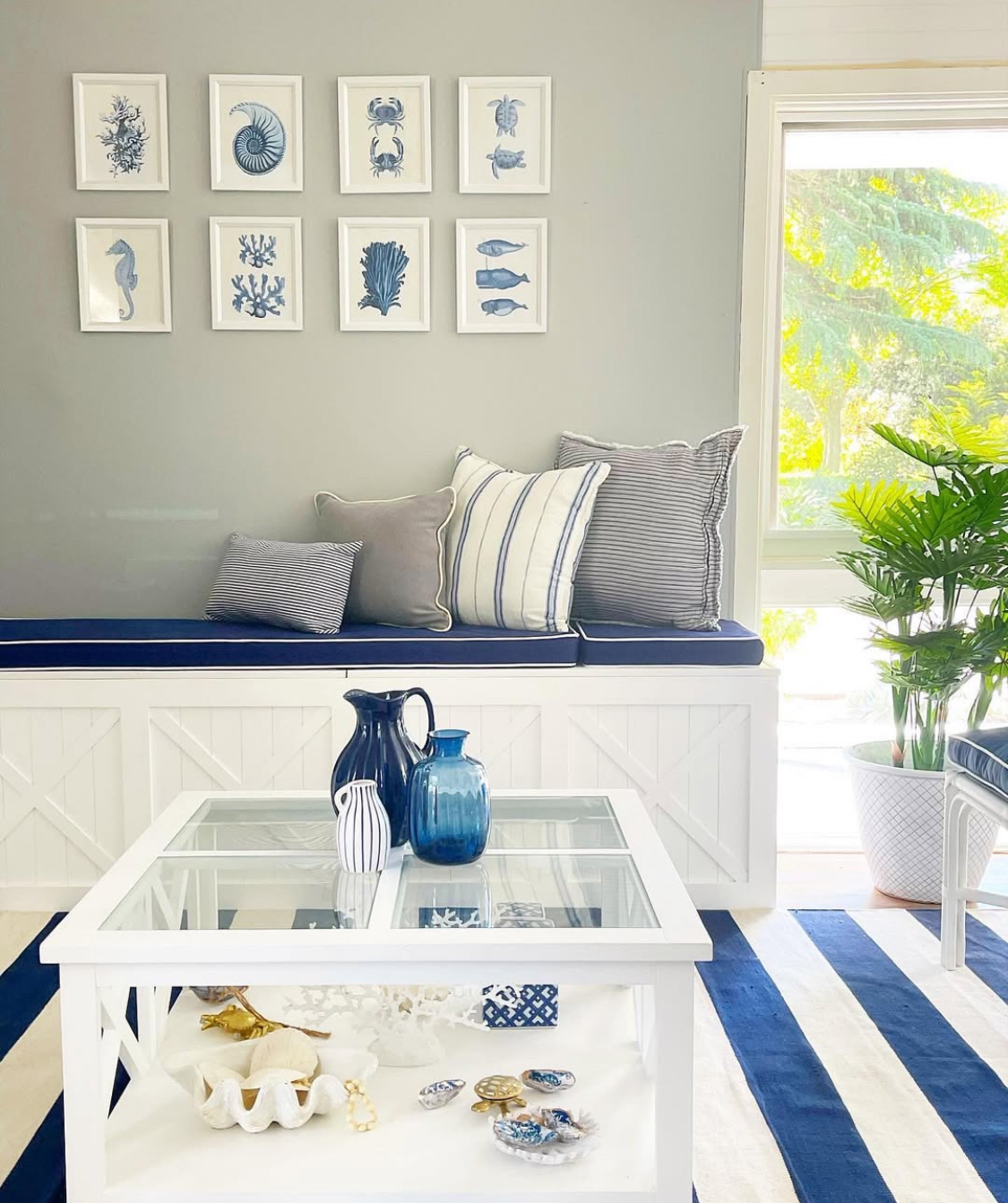 View of 22 Coastal Living Room Ideas for a Breezy, Relaxed Home Vibe