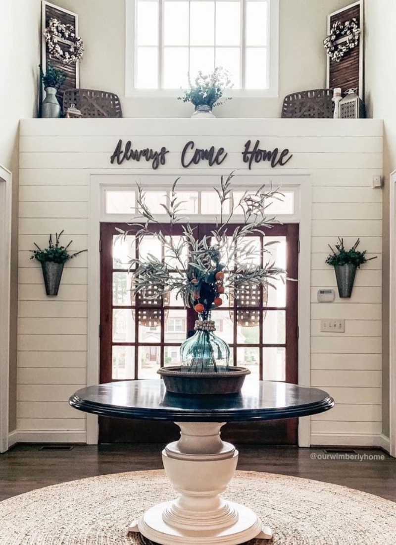 20 Ideas How to Decorate Foyer Ledge with Style