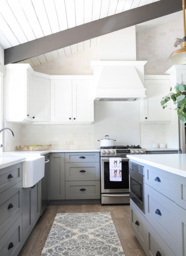 Do Two-Tone Cabinets Look Stylish or Outdated in 2025