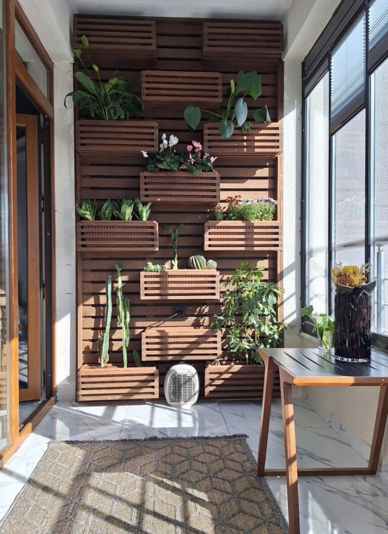 How to Create a Vertical Garden for Apartment Balcony (23 Ideas)