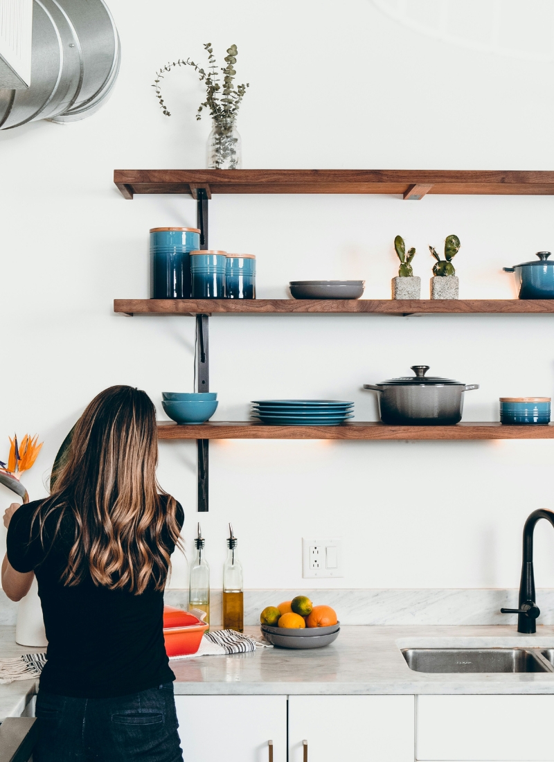 Ideas How to Style Open Shelves in Kitchen
