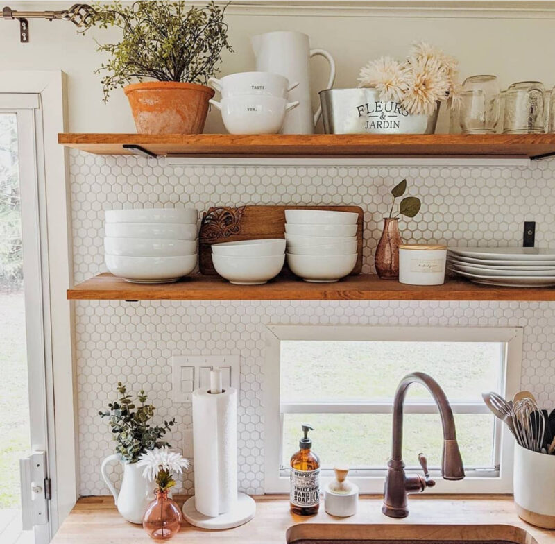 22 Ideas How to Style Open Shelves in Kitchen for a Fresh and Fun Look