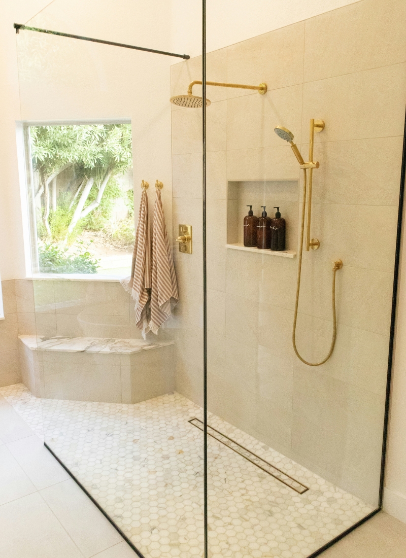 Towel Bar vs. Hooks – Which Is Better for Your Bathroom Routine?