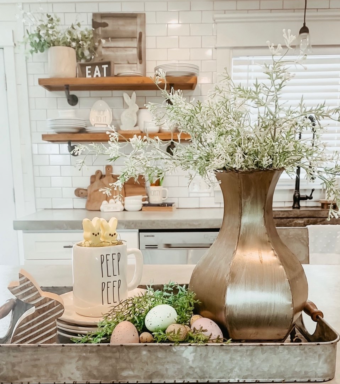 22 Ideas How to Style Open Shelves in Kitchen for a Fresh and Fun Look