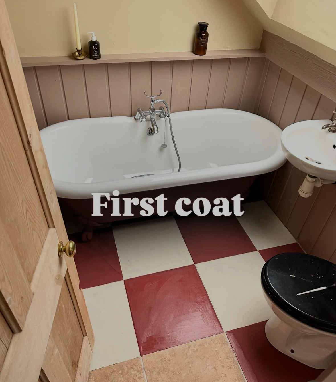 Painting Bathroom Tile Floor: Easy Steps for a Fresh Look