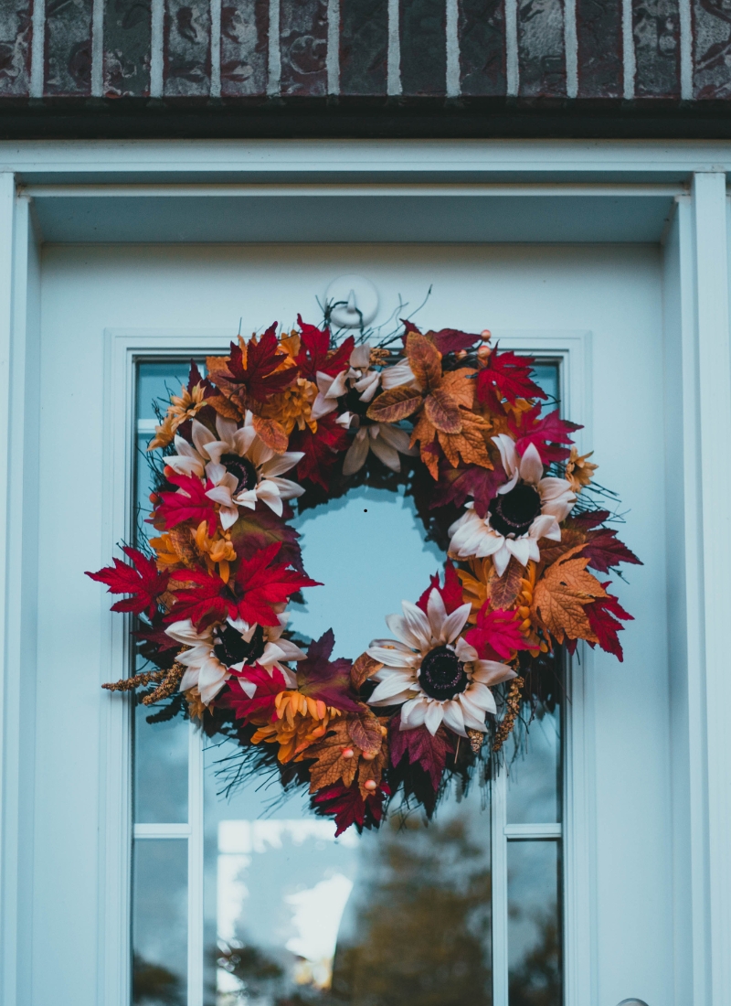 18 Gorgeous Fall Wreaths You’ll Love for Your Front Door & Beyond