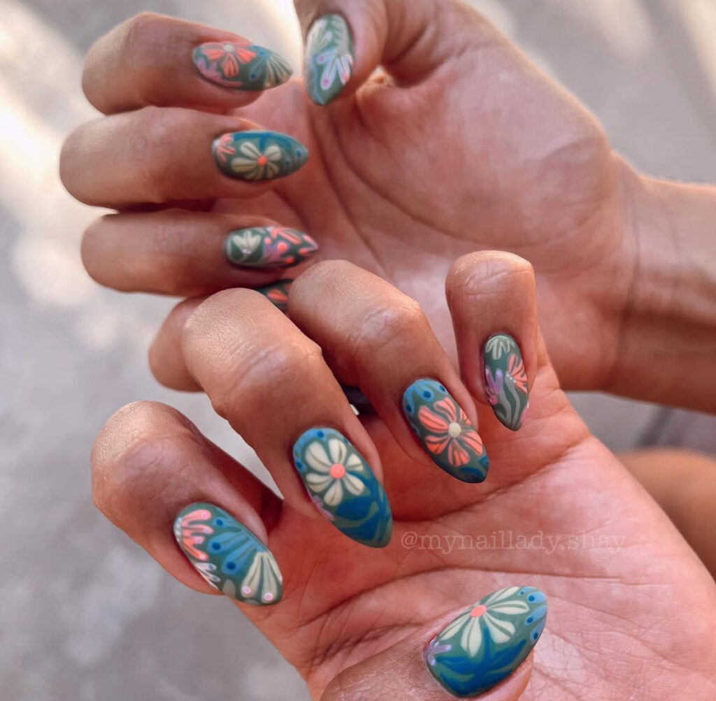 Soft Berry Nails for September's Quiet Charm