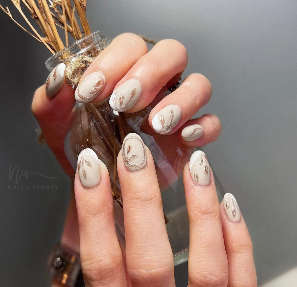 Short Nail Soft Botanical Motif for September