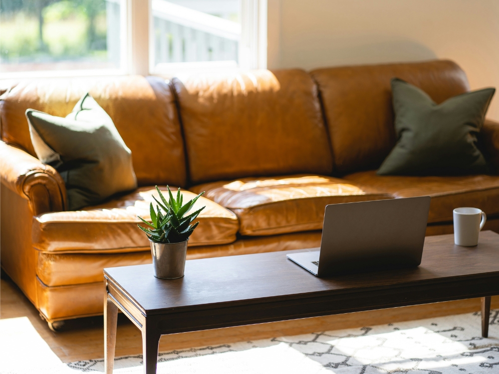 What Colors Go With Caramel Couch